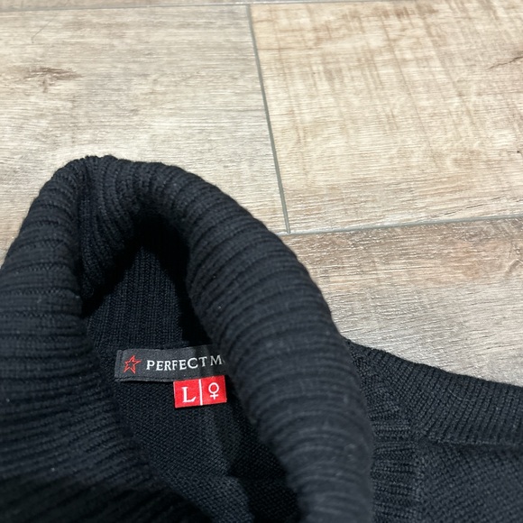 Perfect Moment merino wool turtleneck ski sweater in black - Picture 4 of 5